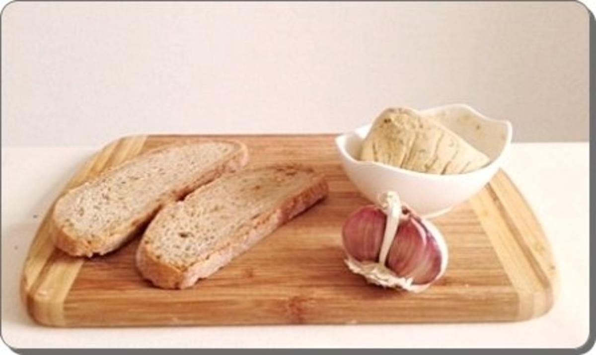Zwiebelsuppe mit Bruschetta-Würfel und mit Grana Padano verfeinert - Rezept - Bild Nr. 12