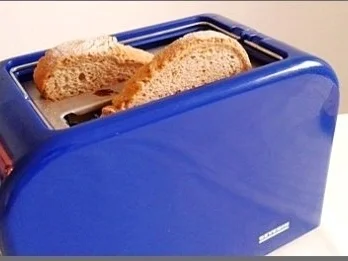 Rezept: Zwiebelsuppe mit Bruschetta-Würfel und mit Grana Padano verfeinert Bild Nr. 13 Zwiebelsuppe mit Bruschetta-Würfel und mit Grana Padano verfeinert - Rezept - Bild Nr. 13