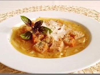 Rezept: Zwiebelsuppe mit Bruschetta-Würfel und mit Grana Padano verfeinert Bild Nr. 18 Zwiebelsuppe mit Bruschetta-Würfel und mit Grana Padano verfeinert - Rezept - Bild Nr. 18
