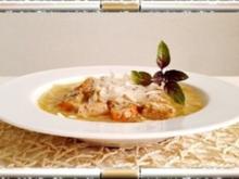 Zwiebelsuppe mit Bruschetta-Würfel und mit Grana Padano verfeinert - Rezept