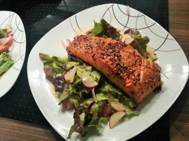 Rezept: Lachsfilet auf Salatbett Lachsfilet auf Salatbett - Rezept