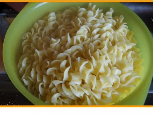 Rahmgulasch à la Papa mit Landnudeln - Rezept - Bild Nr. 3