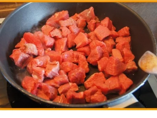 Rahmgulasch à la Papa mit Landnudeln - Rezept - Bild Nr. 5