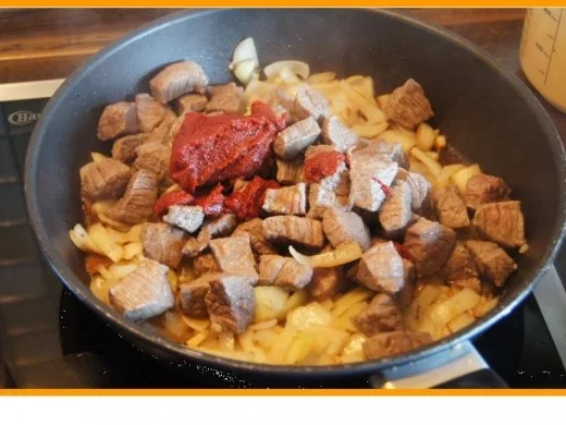 Rahmgulasch à la Papa mit Landnudeln - Rezept - Bild Nr. 9
