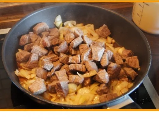 Rahmgulasch à la Papa mit Landnudeln - Rezept - Bild Nr. 8