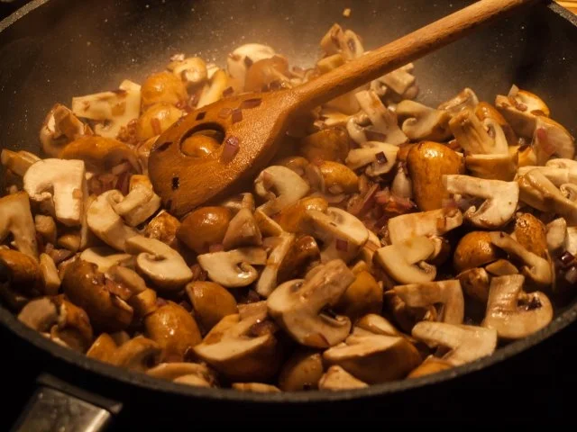 Serviettenknödel mit leckerer Pilzpfanne - Rezept - Bild Nr. 10