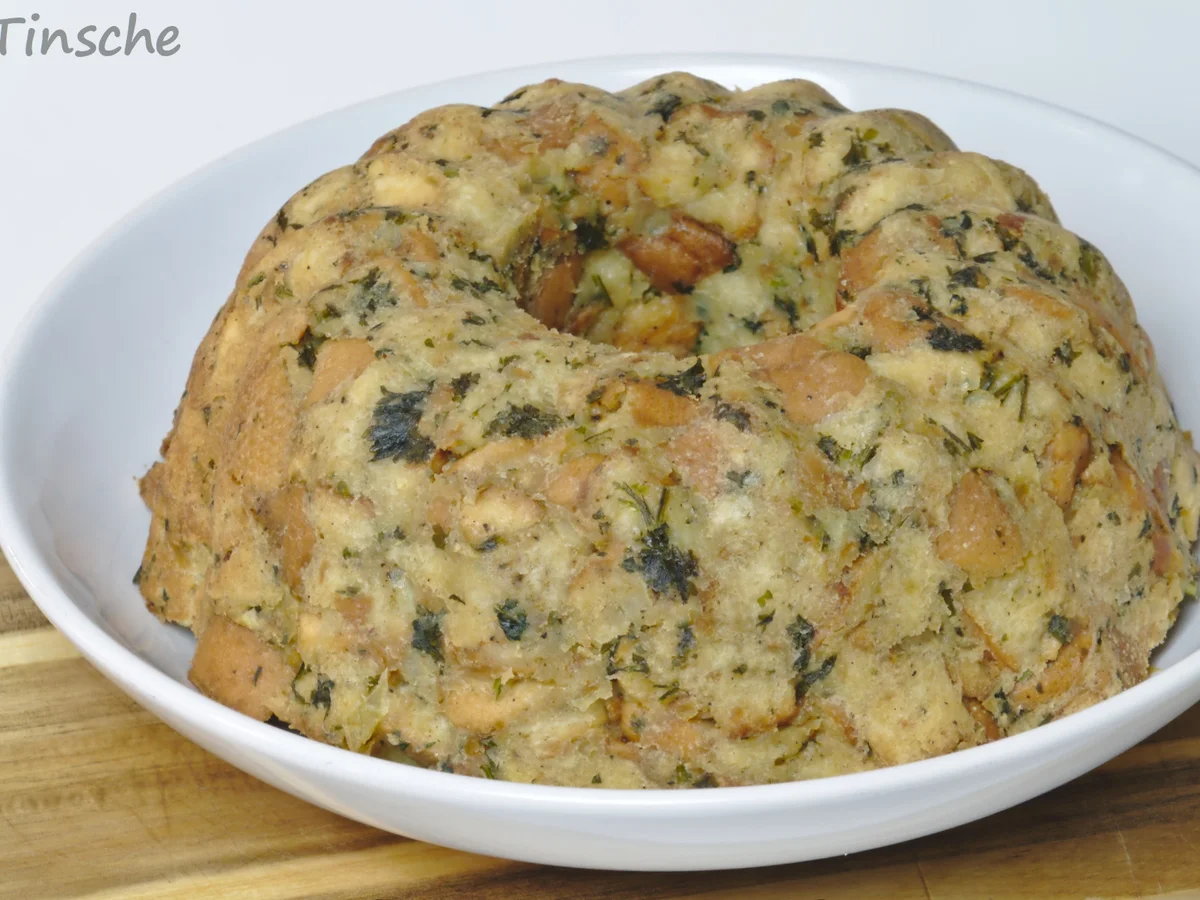 Semmelknödel-Gugelhupf mit Rahmpilzen - Rezept - Bild Nr. 9