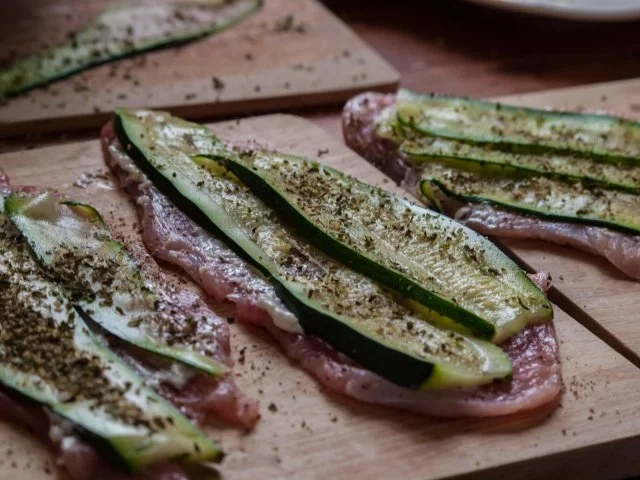 Putenröllchen mit Zucchini und Sahnemeerrettich - Rezept - Bild Nr. 3