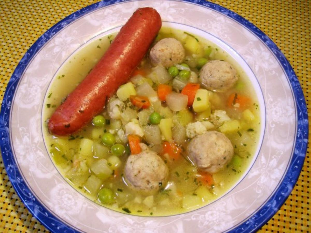 Gemüsesuppe mit Mark-Klößchen - Rezept
