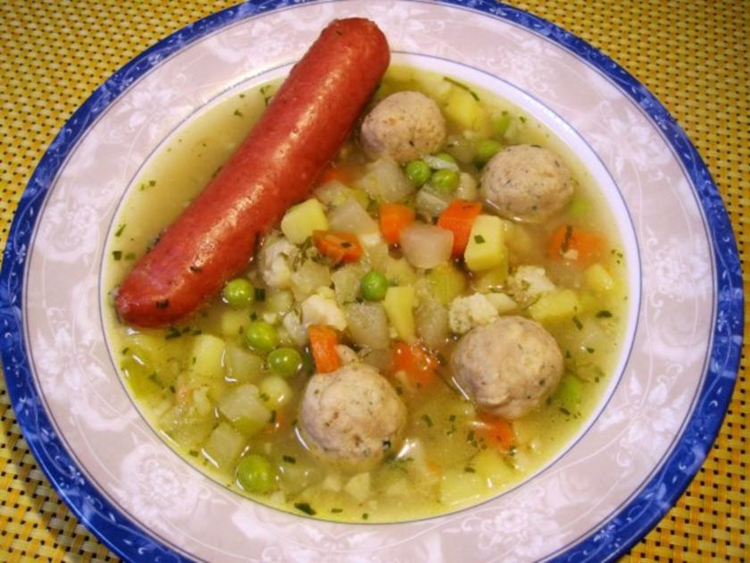 Gemüsesuppe mit Mark-Klößchen - Rezept - kochbar.de