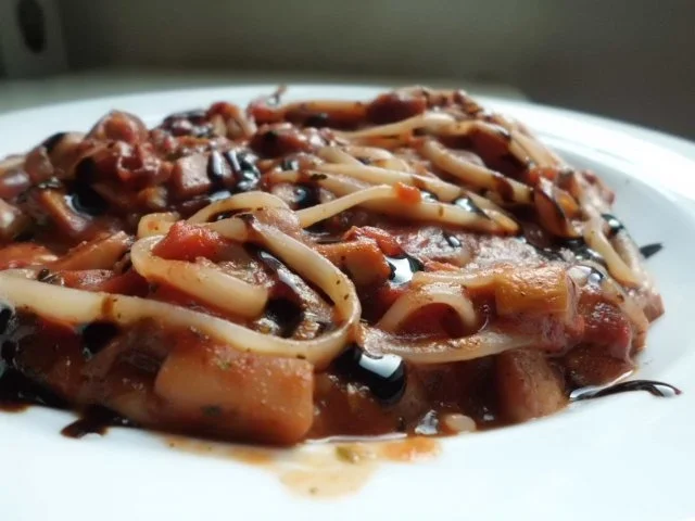 Pfannengericht: Tomaten-Pilzpfanne mit Pasta - Rezept