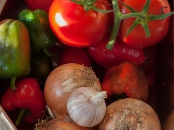 Rezept: Bunter Hackbraten unter Röstidecke und Tomatendip Bild Nr. 2 Bunter Hackbraten unter Röstidecke und Tomatendip - Rezept - Bild Nr. 2