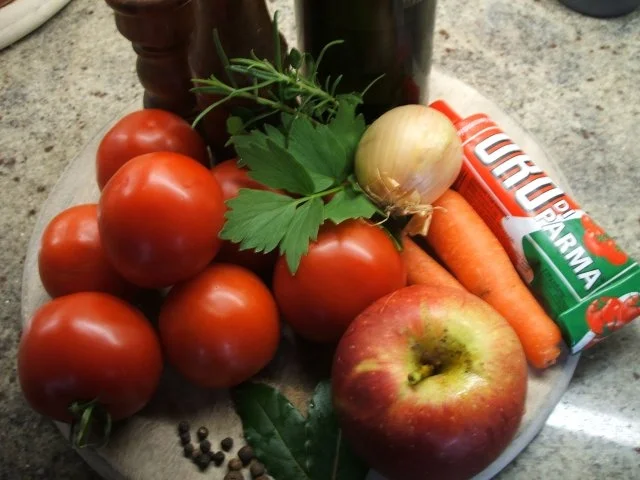 Soßen: Rote Soße - nicht nur aus Tomaten ;-) - Rezept - Bild Nr. 2