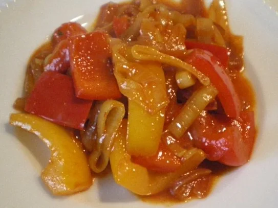 Paprika Lauch Zwiebel Soße - Rezept