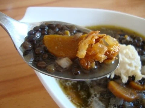 Rezept: Linsendouble mit karamelisierten Zwiebel und Sahnemeerrettich Bild Nr. 2 Linsendouble mit karamelisierten Zwiebel und Sahnemeerrettich - Rezept - Bild Nr. 2