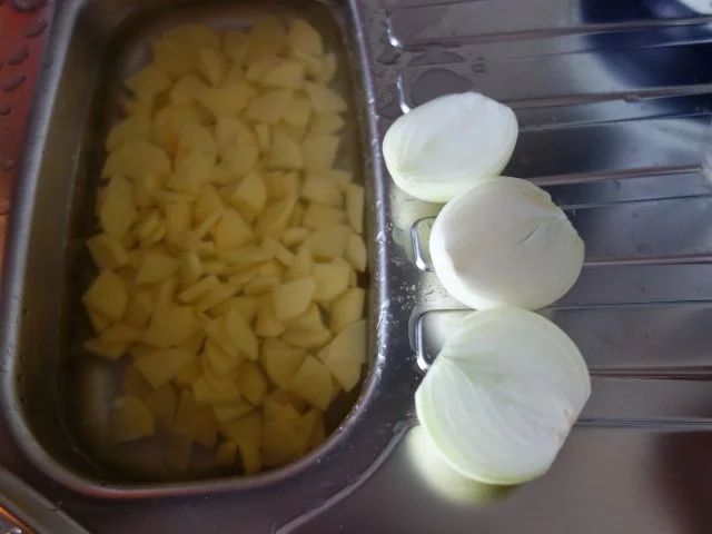 Rezept: Zwiebelbratkartoffeln in der Heißluftfriteusse (mit Rührarm) Bild Nr. 2 Zwiebelbratkartoffeln in der Heißluftfriteusse (mit Rührarm) - Rezept - Bild Nr. 2