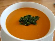 "heißes" Tomatensüppchen mit Kokos-Erdnuss touch - Rezept