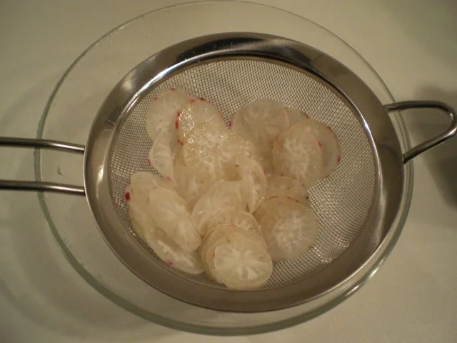 Rezept: Roter Rettich Salat Bild Nr. 3 Roter Rettich Salat - Rezept - Bild Nr. 3