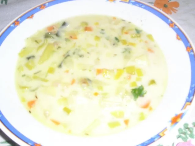 Lauch-Gemüsesuppe mit Speck - Rezept