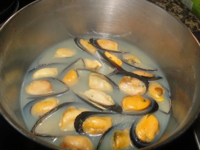 Rezept: Spaghetti mit Miesmuschel und frischen Tintenfischringen und Garnelen, alles frisch, mit Bild Nr. 4 Spaghetti mit Miesmuschel und frischen Tintenfischringen und Garnelen, alles frisch, mit - Rezept - Bild Nr. 4