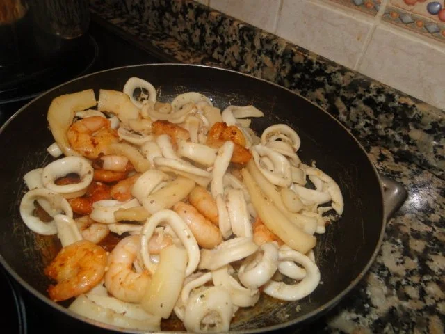 Rezept: Spaghetti mit Miesmuschel und frischen Tintenfischringen und Garnelen, alles frisch, mit Bild Nr. 10 Spaghetti mit Miesmuschel und frischen Tintenfischringen und Garnelen, alles frisch, mit - Rezept - Bild Nr. 10