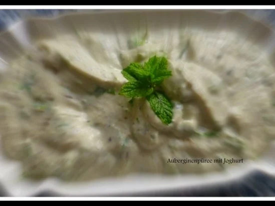 Rezept: Auberginenpüree mit Joghurt Auberginenpüree mit Joghurt - Rezept