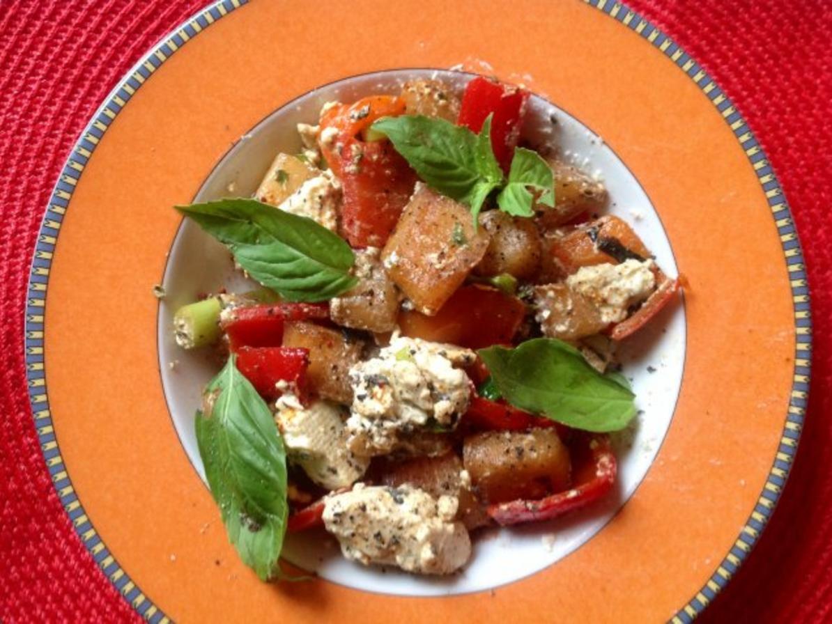 Schmorgurken Paprikapfanne mit Schafskäse - einfach - 50 kcal/100g