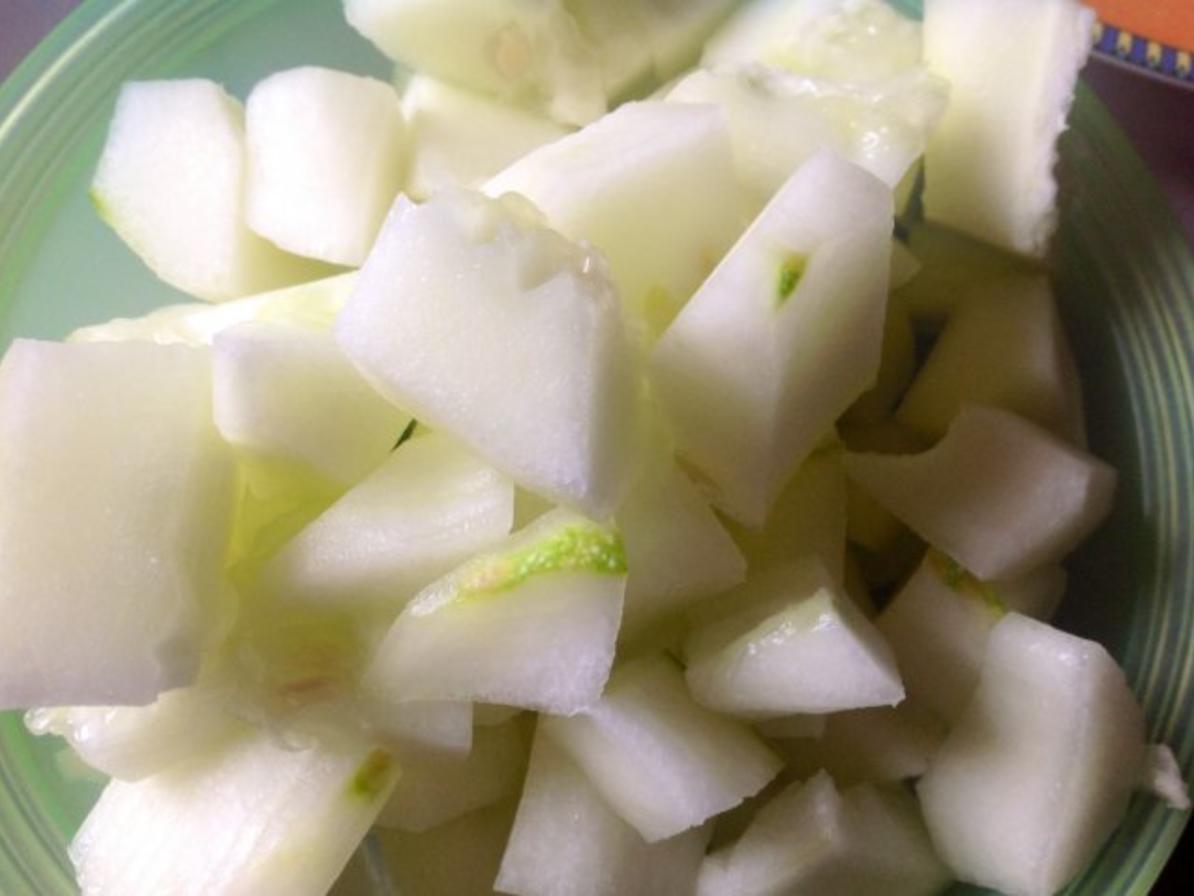 Schmorgurken Paprikapfanne mit Schafskäse - einfach - 50 kcal/100g