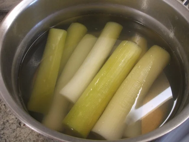 Gemüse: Lauch im Schinkenmantel - Rezept - Bild Nr. 2