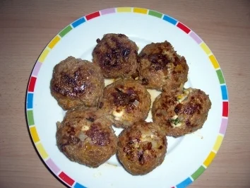 Rezept: Gefüllte Frikadellen nach griechischer Art Gefüllte Frikadellen nach griechischer Art - Rezept