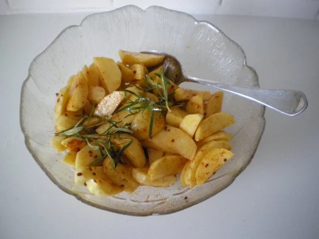 Rezept: Kartoffel Ecken mit Rosmarin Bild Nr. 2 Kartoffel Ecken mit Rosmarin - Rezept - Bild Nr. 2