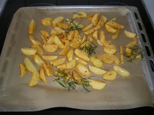 Rezept: Kartoffel Ecken mit Rosmarin Bild Nr. 3 Kartoffel Ecken mit Rosmarin - Rezept - Bild Nr. 3