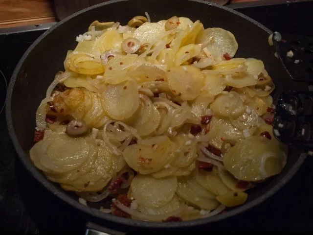 Rezept: Grumbeer-Tortilla mit Pupssalat Bild Nr. 3 Grumbeer-Tortilla mit Pupssalat - Rezept - Bild Nr. 3