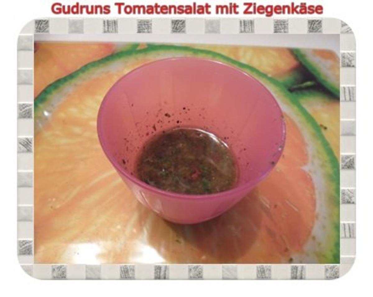 Salat: Tomatensalat mit Ziegenkäse - Rezept - Bild Nr. 6