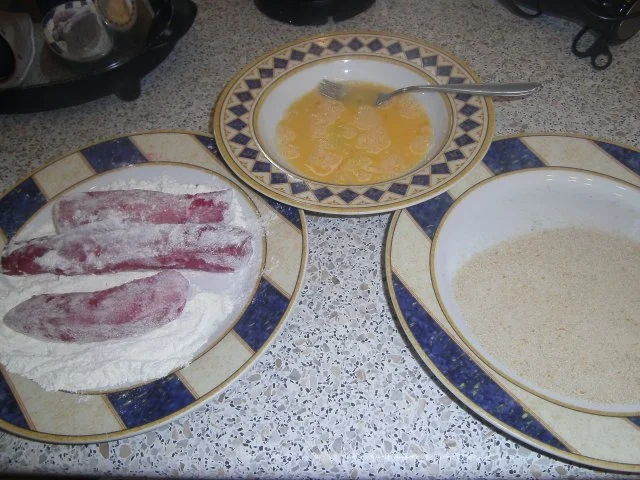 rote Streifen vom Riesenkalmar, eingelegt, paniert und fritiert - Rezept - Bild Nr. 6