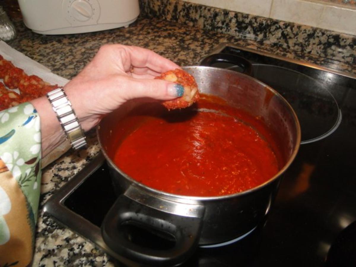 Hackfleischbällchen in  Tomatensauce gegart, hatte noch Leckere Tomatensauce übrig - Rezept - Bild Nr. 7