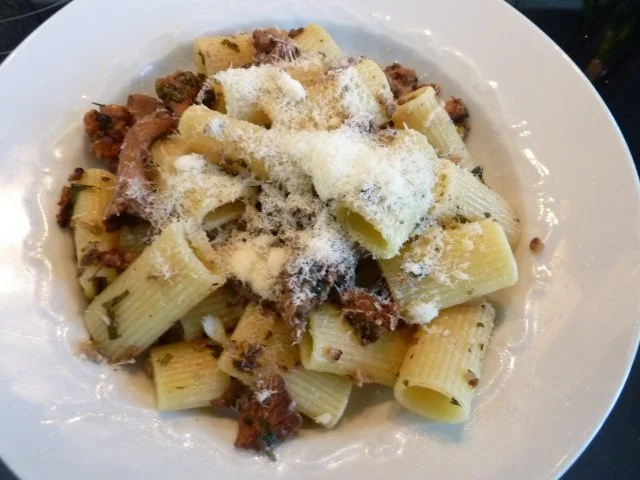 Rigatoni mit Pilzen und Walnüsse - Rezept