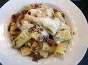 Rigatoni mit Pilzen und Walnüsse - Rezept