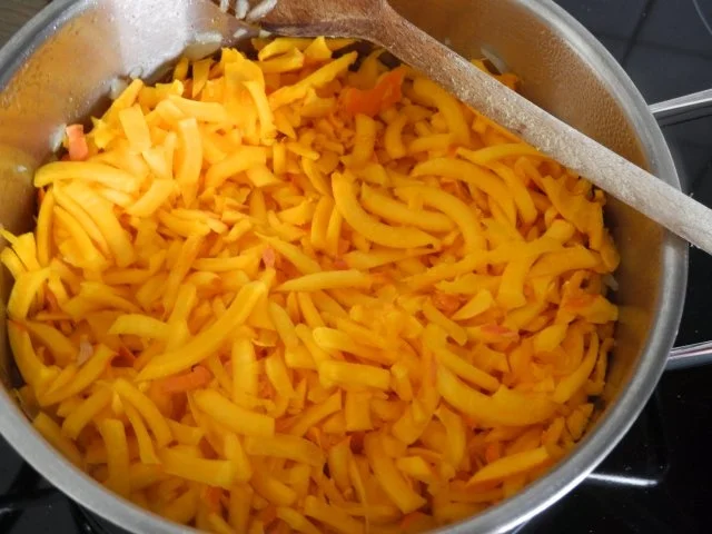 Kürbisnese an Vollkorn - Dinkel - Penne - Rezept - Bild Nr. 7