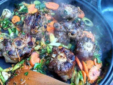 Rezept: Ochsenschwanz geschmort in Rotwein Bild Nr. 9 Ochsenschwanz geschmort in Rotwein - Rezept - Bild Nr. 9