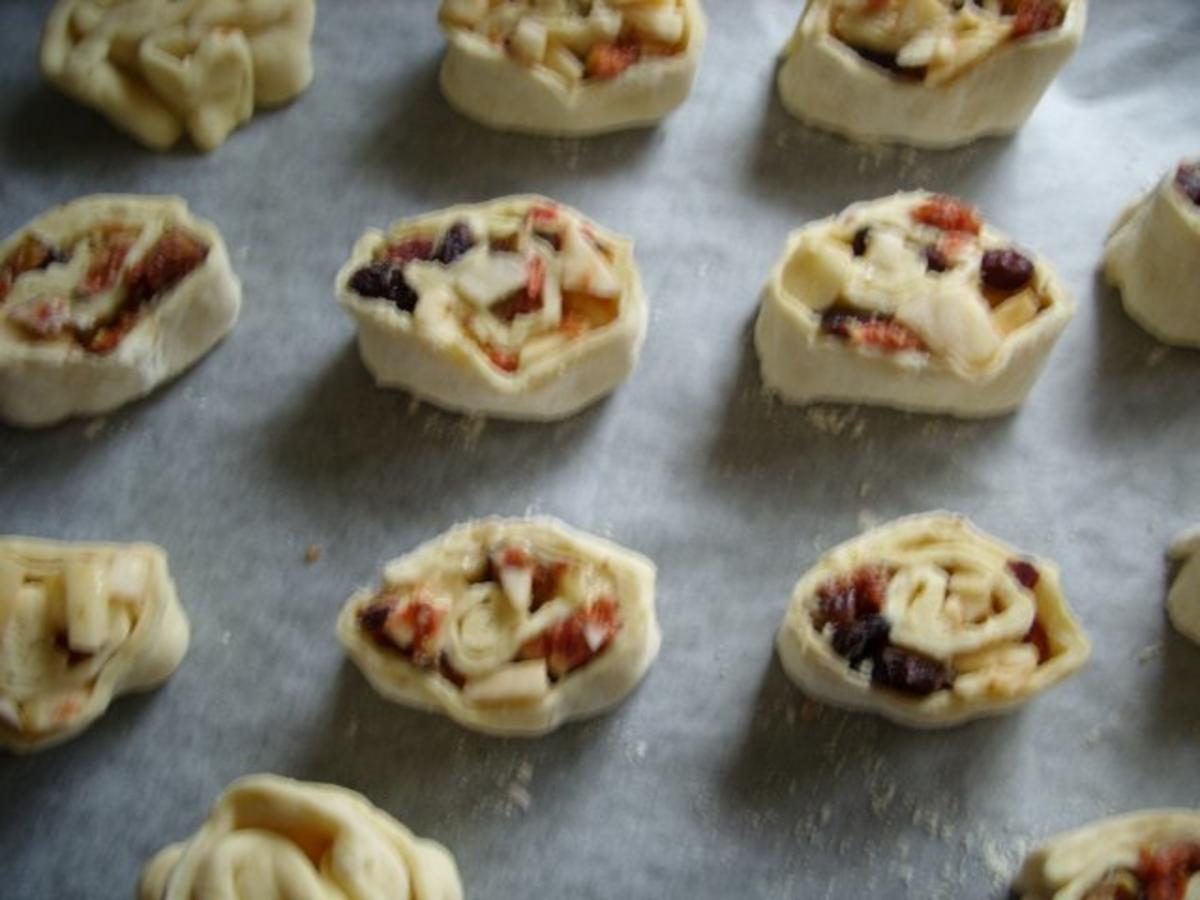 Kleine Kuchen: Hefeschnecken mit Apfel-Feigen-Füllung - Rezept - Bild Nr. 2