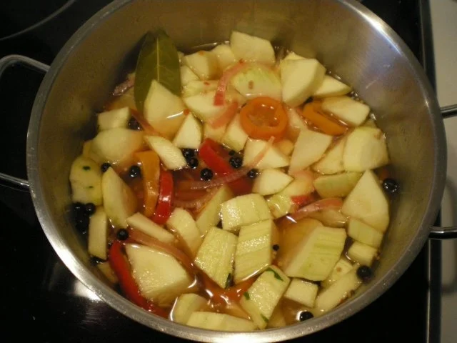 Rezept: Zucchini süss-sauer eingelegt nach asiatischer Art Bild Nr. 6 Zucchini süss-sauer eingelegt nach asiatischer Art - Rezept - Bild Nr. 6