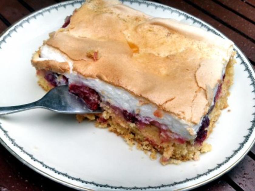 Stachelbeerkuchen mit Baiserhaube - einfach - 212 kcal/100g