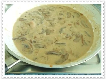 Champignons Tomaten-Rahmsauce zu den kunterbunten Nudeln - Rezept - Bild Nr. 14