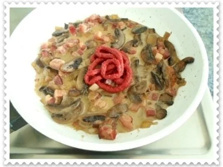 Champignons Tomaten-Rahmsauce zu den kunterbunten Nudeln - Rezept - Bild Nr. 16