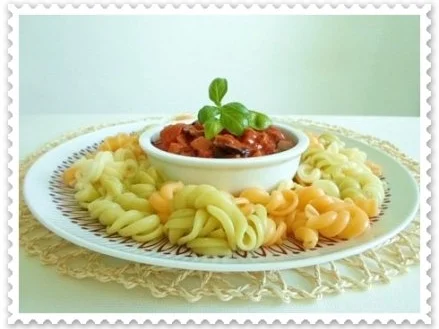 Champignons Tomaten-Rahmsauce zu den kunterbunten Nudeln - Rezept - Bild Nr. 22