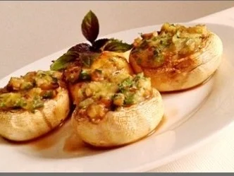 Champignonköpfe gefüllt und überbacken - Rezept - Bild Nr. 2