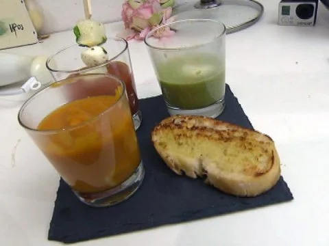 Rezept: Suppendreierlei - dazu frische Knoblauch-Kräuter-Crostini (Anna Hofbauer) Suppendreierlei - dazu frische Knoblauch-Kräuter-Crostini (Anna Hofbauer) - Rezept