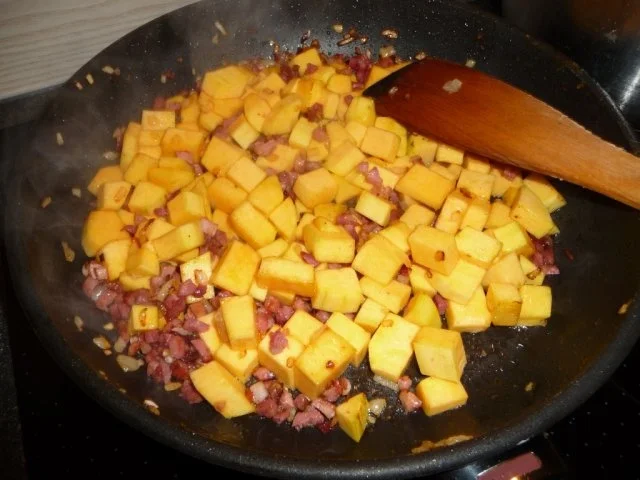 Rezept: Kürbis-Nudelauflauf Bild Nr. 3 Kürbis-Nudelauflauf - Rezept - Bild Nr. 3