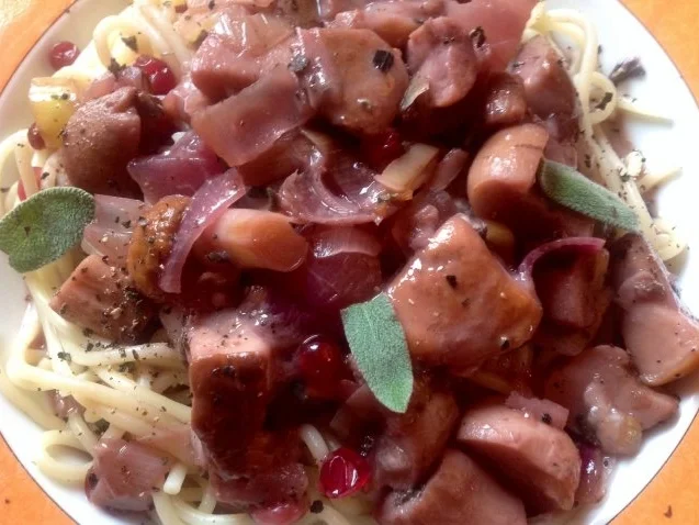 Spaghetti mit Steinpilzen in Rotwein - Preiselbeersoße - Rezept - Bild Nr. 2